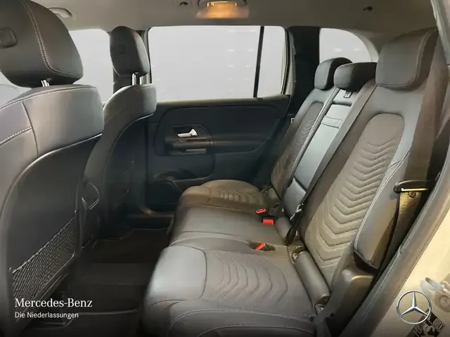 Mercedes-Benz GLB 180