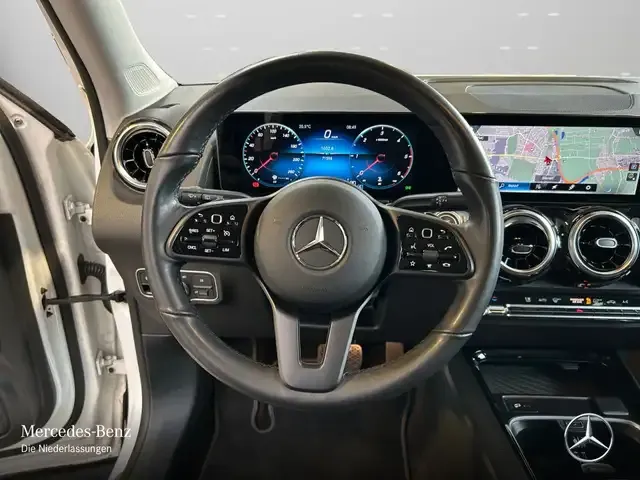 Mercedes-Benz GLB 180