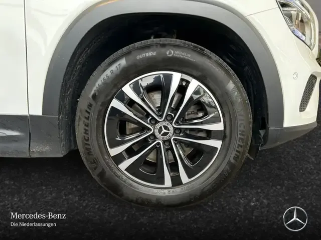 Mercedes-Benz GLB 180