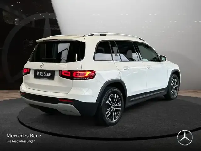 Mercedes-Benz GLB 180
