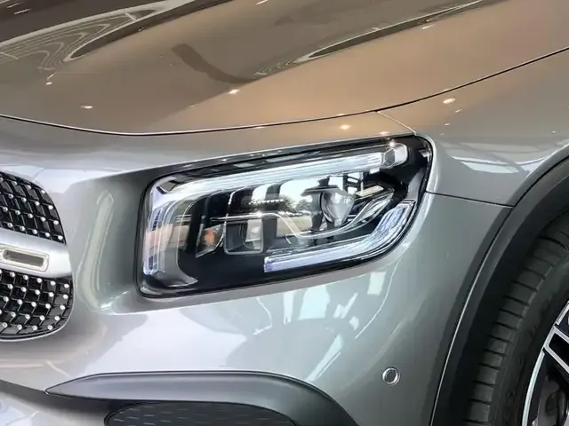 Mercedes-Benz GLB 220