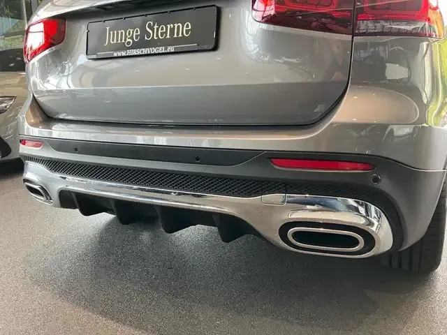Mercedes-Benz GLB 220