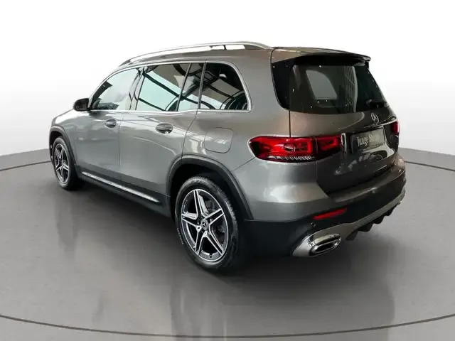 Mercedes-Benz GLB 220