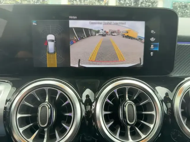 Mercedes-Benz GLB 250