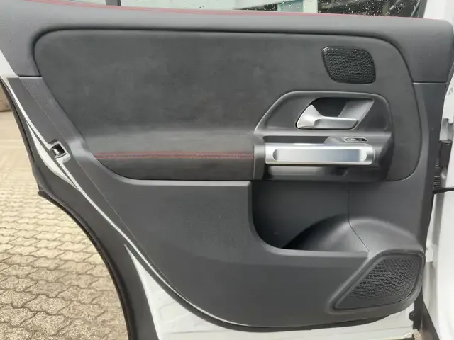 Mercedes-Benz GLB 250