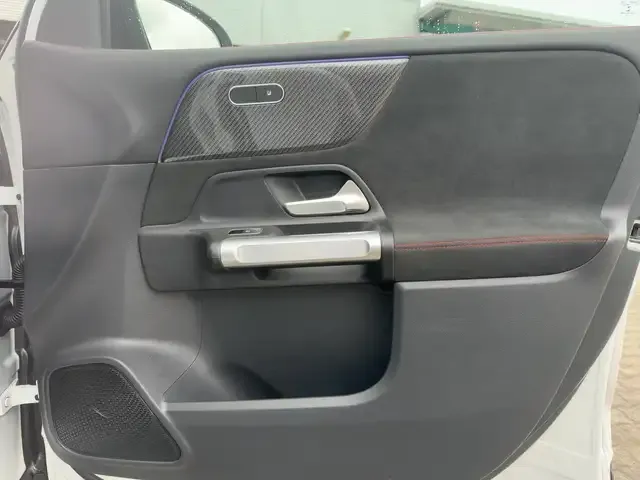 Mercedes-Benz GLB 250