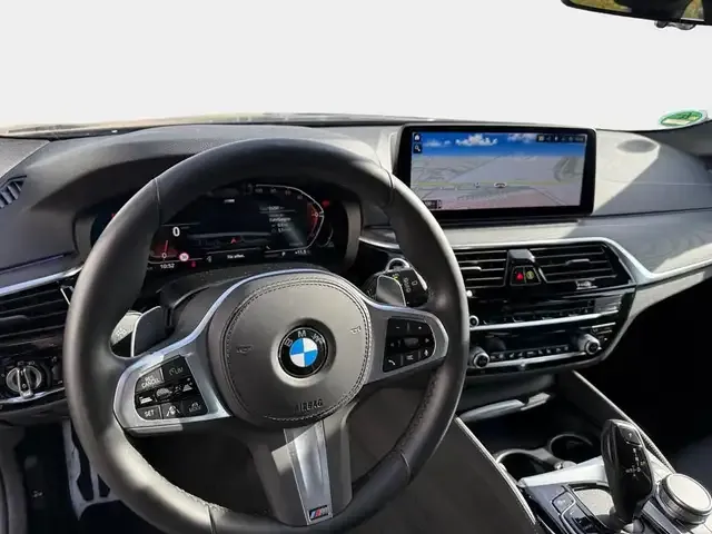BMW 530