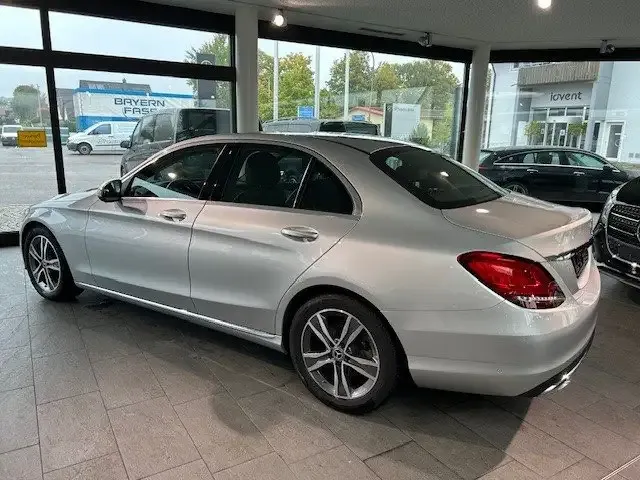 Mercedes-Benz C 220