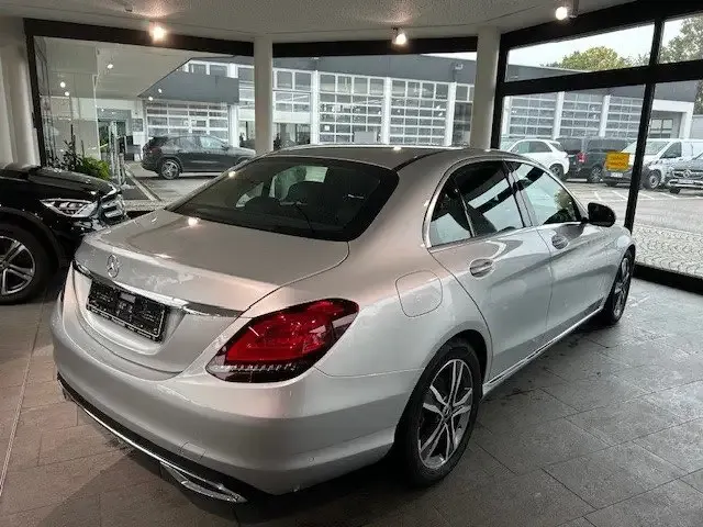 Mercedes-Benz C 220