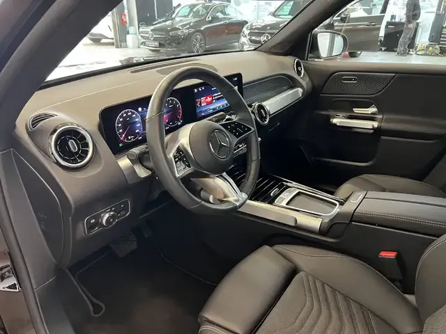 Mercedes-Benz GLB 200