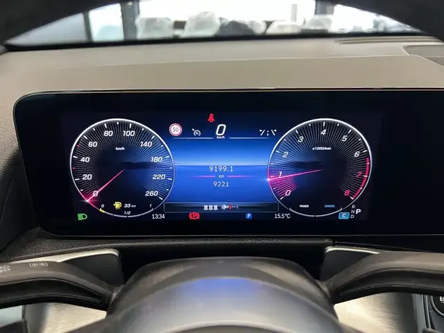Mercedes-Benz GLB 200