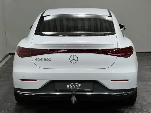 Mercedes-Benz EQE 300