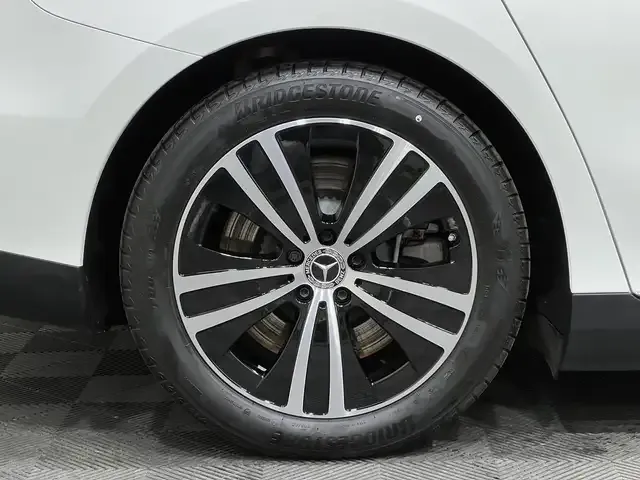 Mercedes-Benz EQE 300