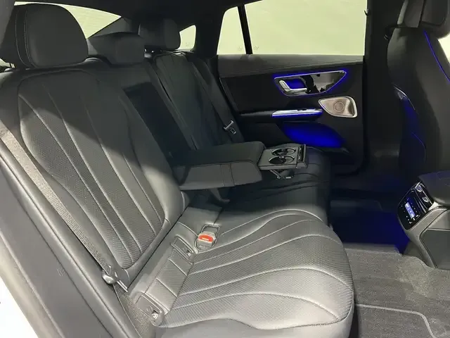 Mercedes-Benz EQE 300