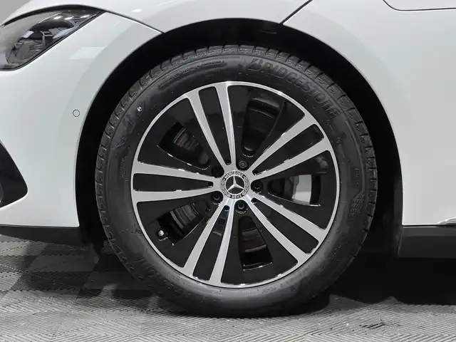 Mercedes-Benz EQE 300