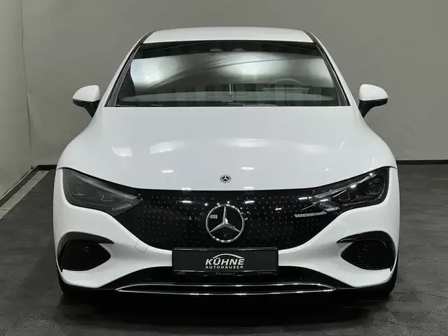 Mercedes-Benz EQE 300