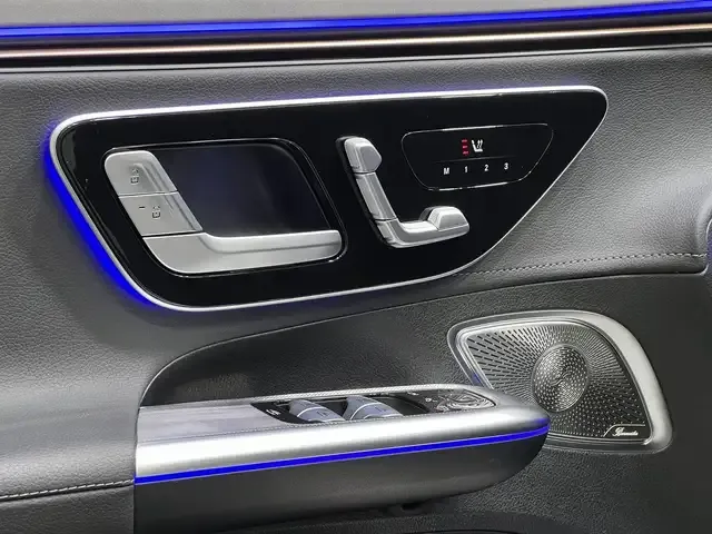 Mercedes-Benz EQE 300