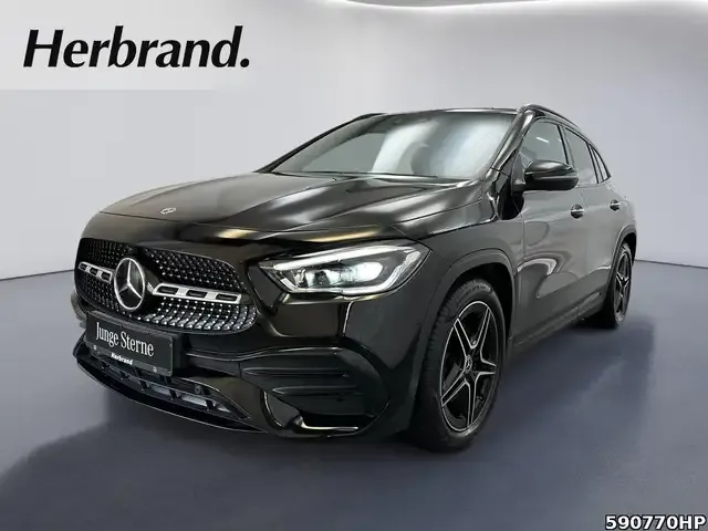 Mercedes-Benz GLA 220