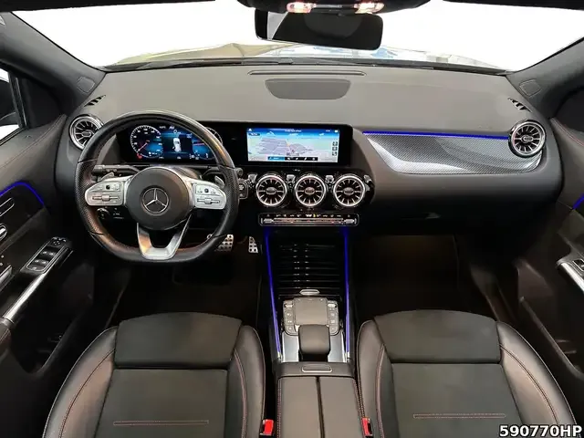 Mercedes-Benz GLA 220
