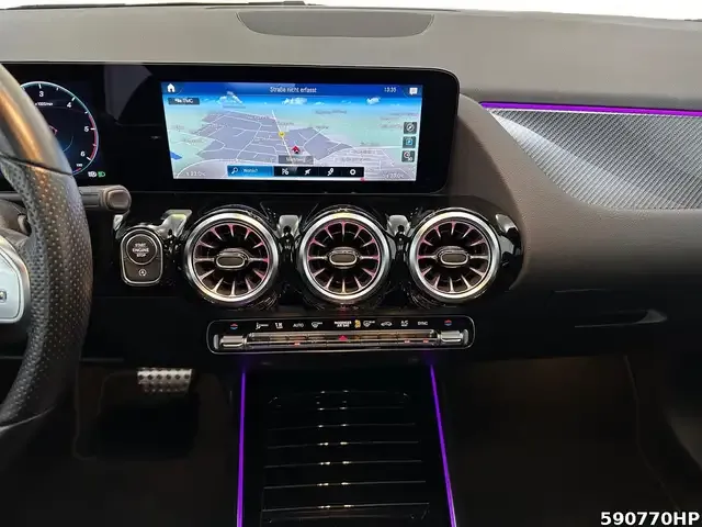 Mercedes-Benz GLA 220