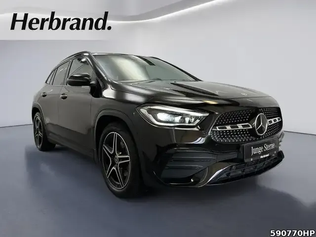 Mercedes-Benz GLA 220