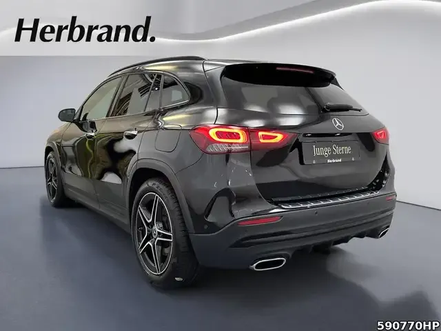 Mercedes-Benz GLA 220