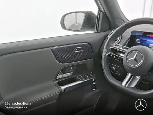 Mercedes-Benz EQB 300