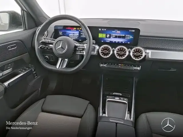 Mercedes-Benz EQB 300