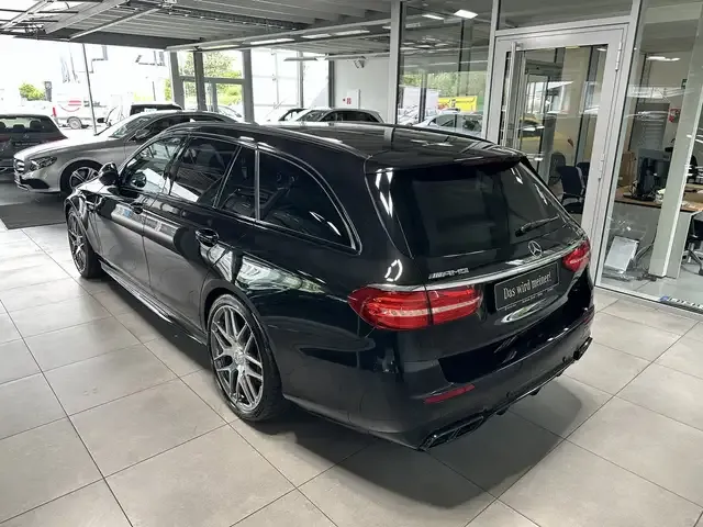 Mercedes-Benz E 63 AMG