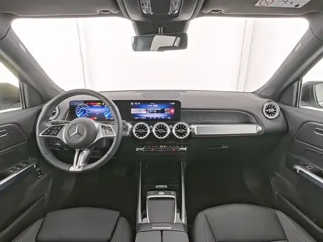 Mercedes-Benz EQB 300