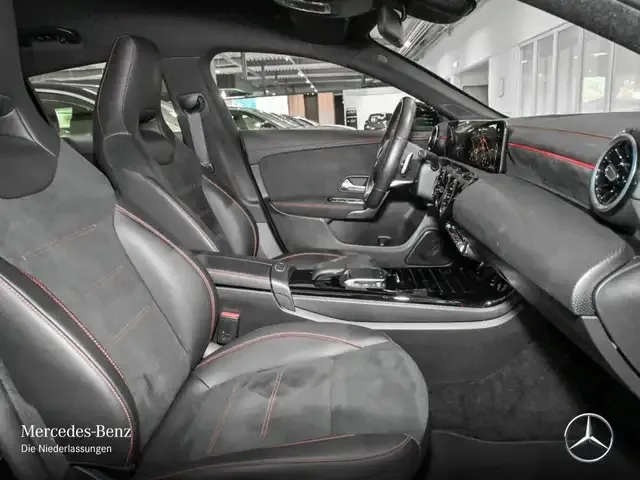 Mercedes-Benz CLA 220