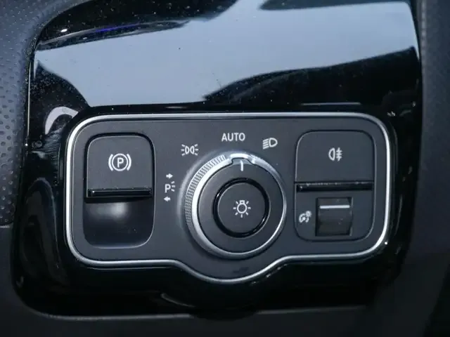 Mercedes-Benz CLA 220