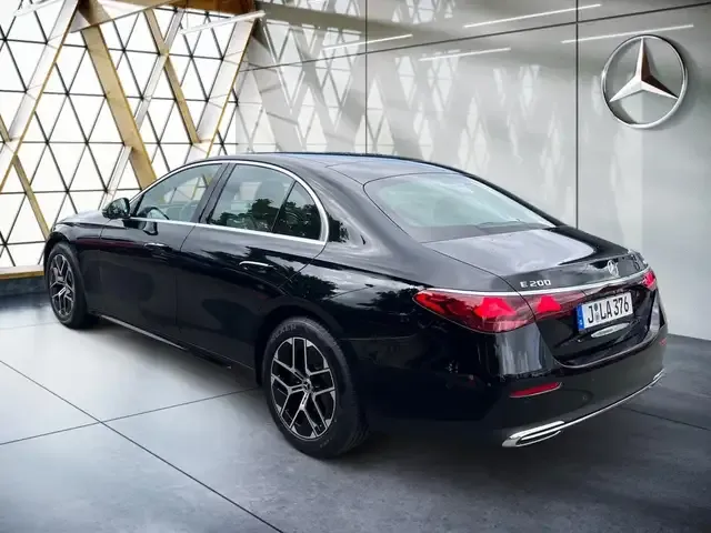 Mercedes-Benz E 200