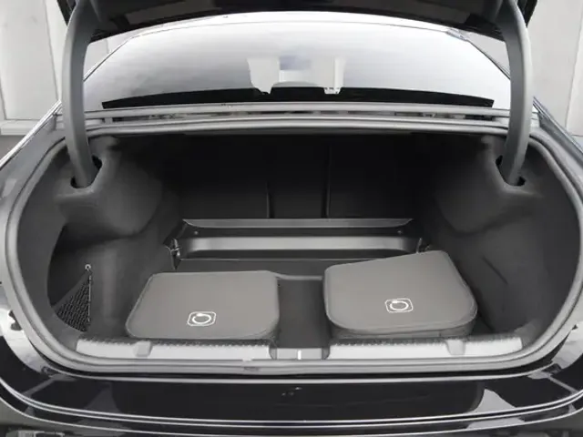 Mercedes-Benz EQE 350