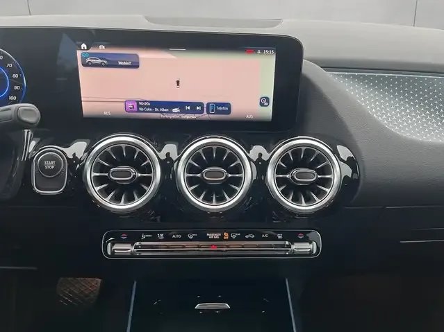 Mercedes-Benz EQA 300