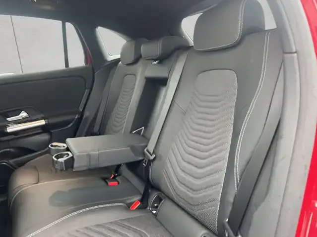 Mercedes-Benz EQA 300