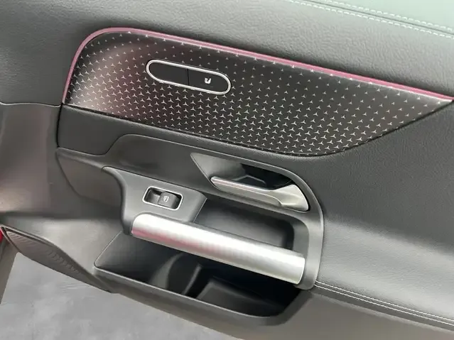 Mercedes-Benz EQA 300