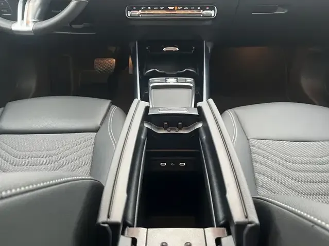 Mercedes-Benz EQA 300