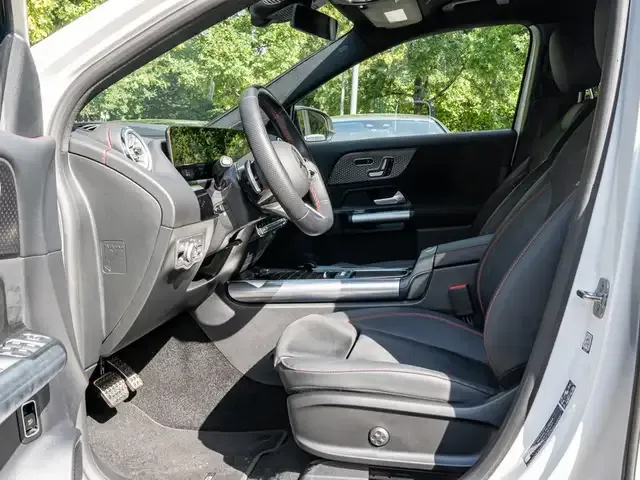 Mercedes-Benz EQA 300