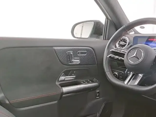 Mercedes-Benz EQA 300