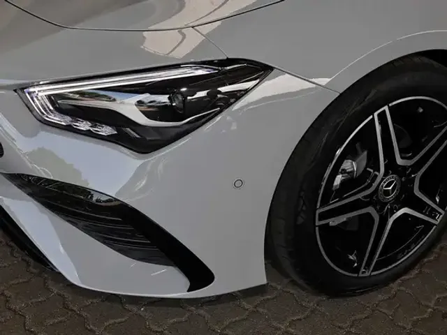 Mercedes-Benz CLA 180