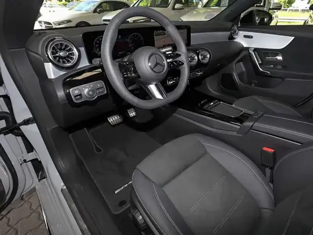 Mercedes-Benz CLA 180