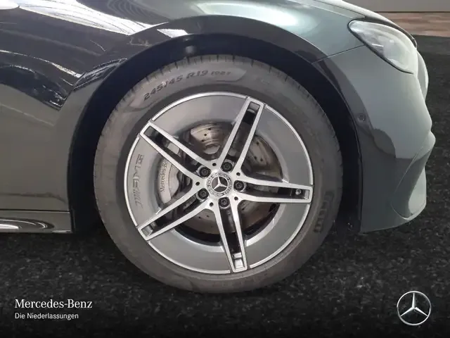 Mercedes-Benz E 300