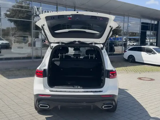 Mercedes-Benz GLB 200