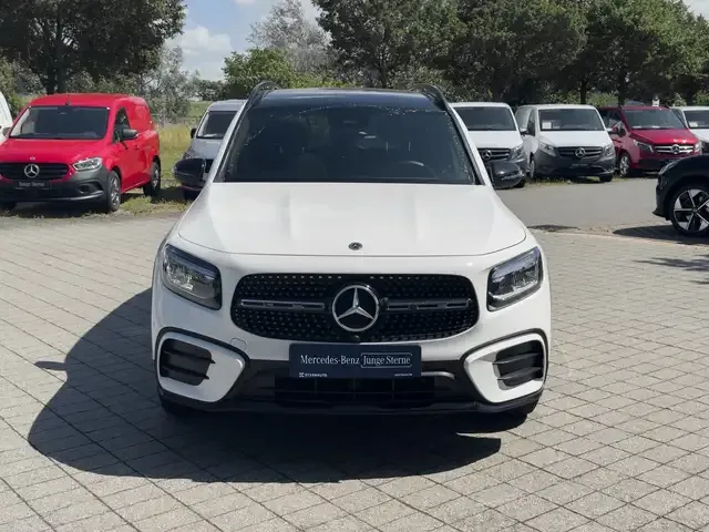 Mercedes-Benz GLB 200