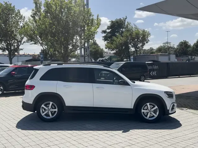 Mercedes-Benz GLB 200