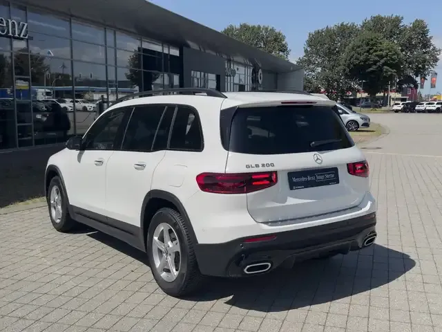 Mercedes-Benz GLB 200