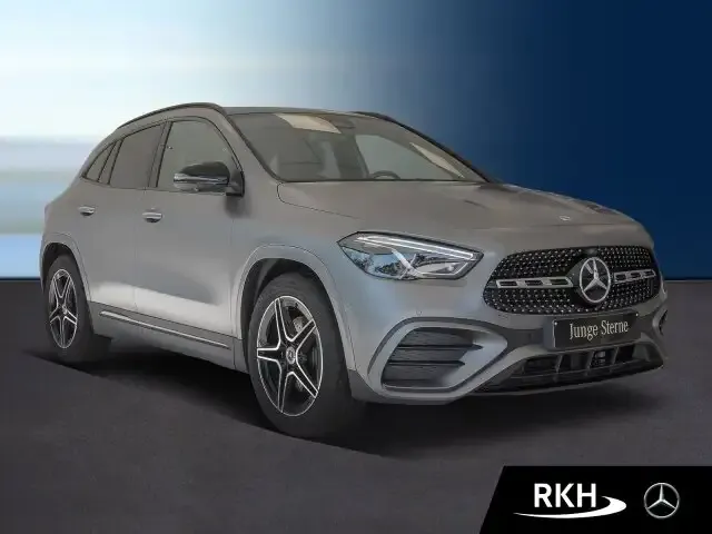 Mercedes-Benz GLA 200