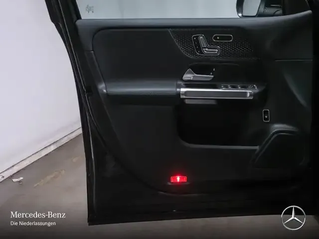 Mercedes-Benz EQB 300