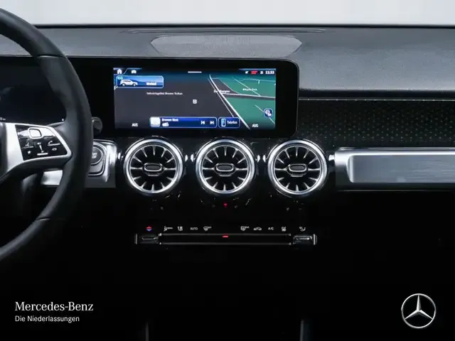 Mercedes-Benz EQB 300